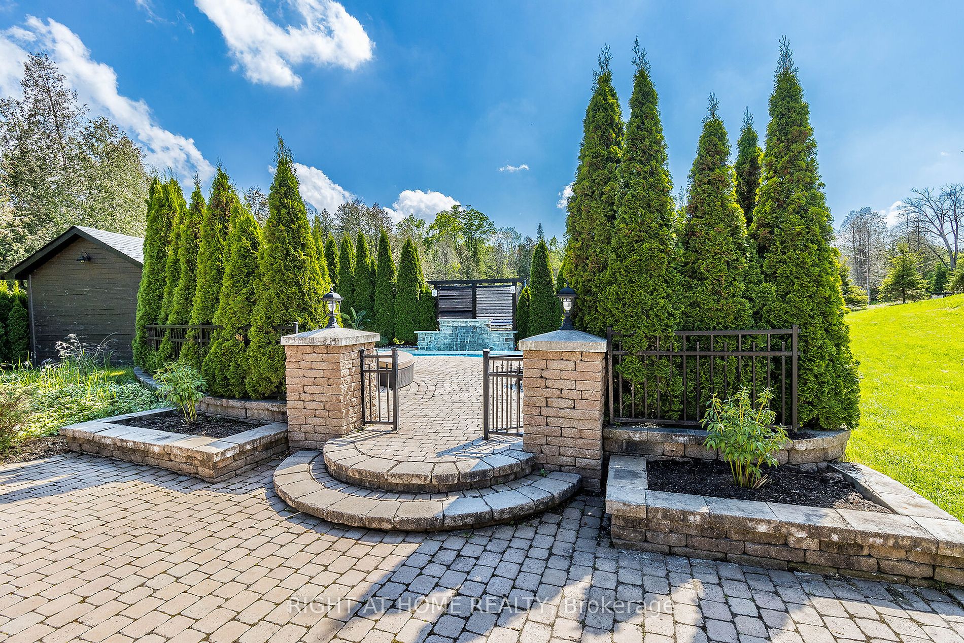 13640 Guelph Line Property Photo 20