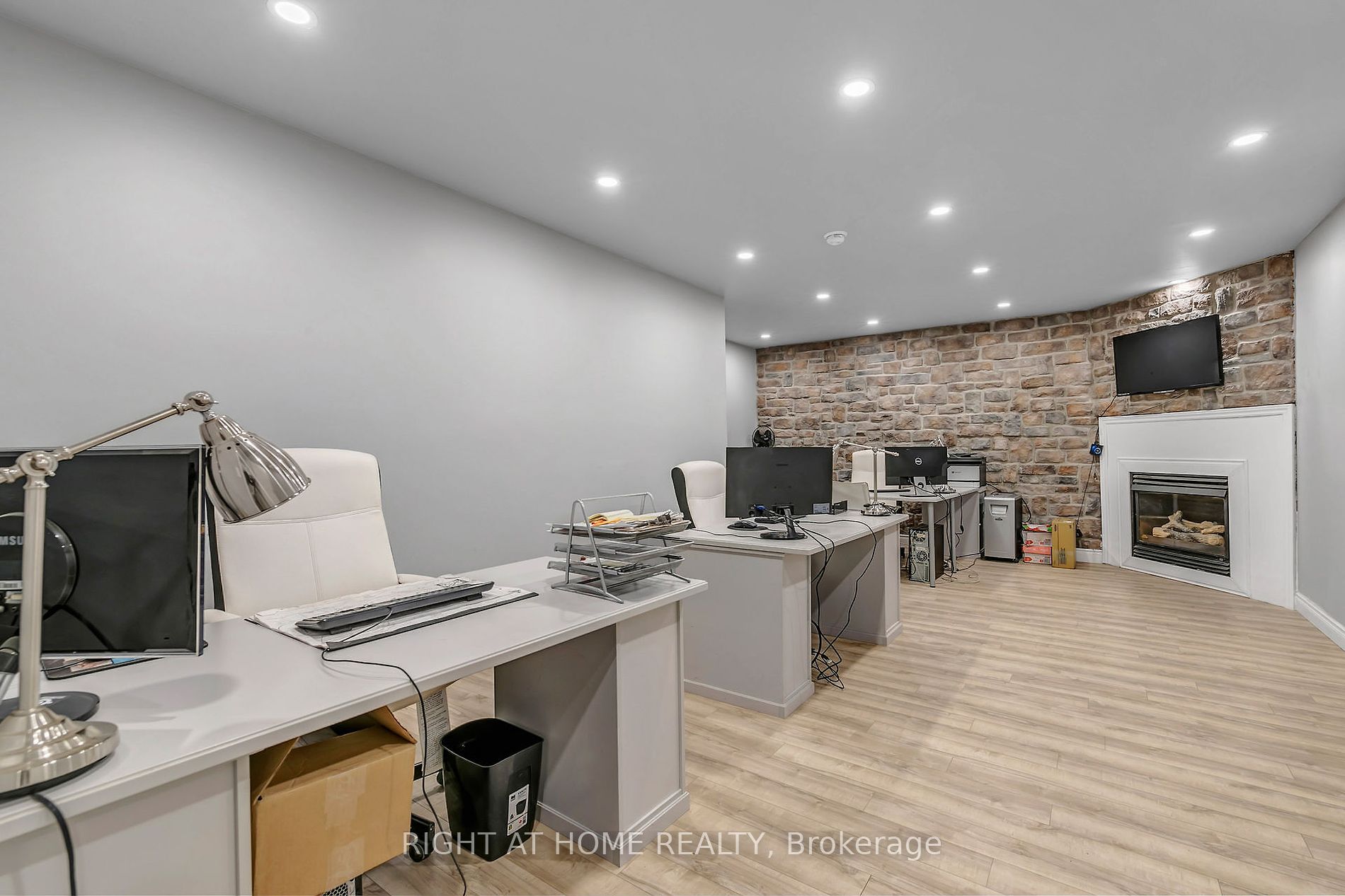 13640 Guelph Line Property Photo 29