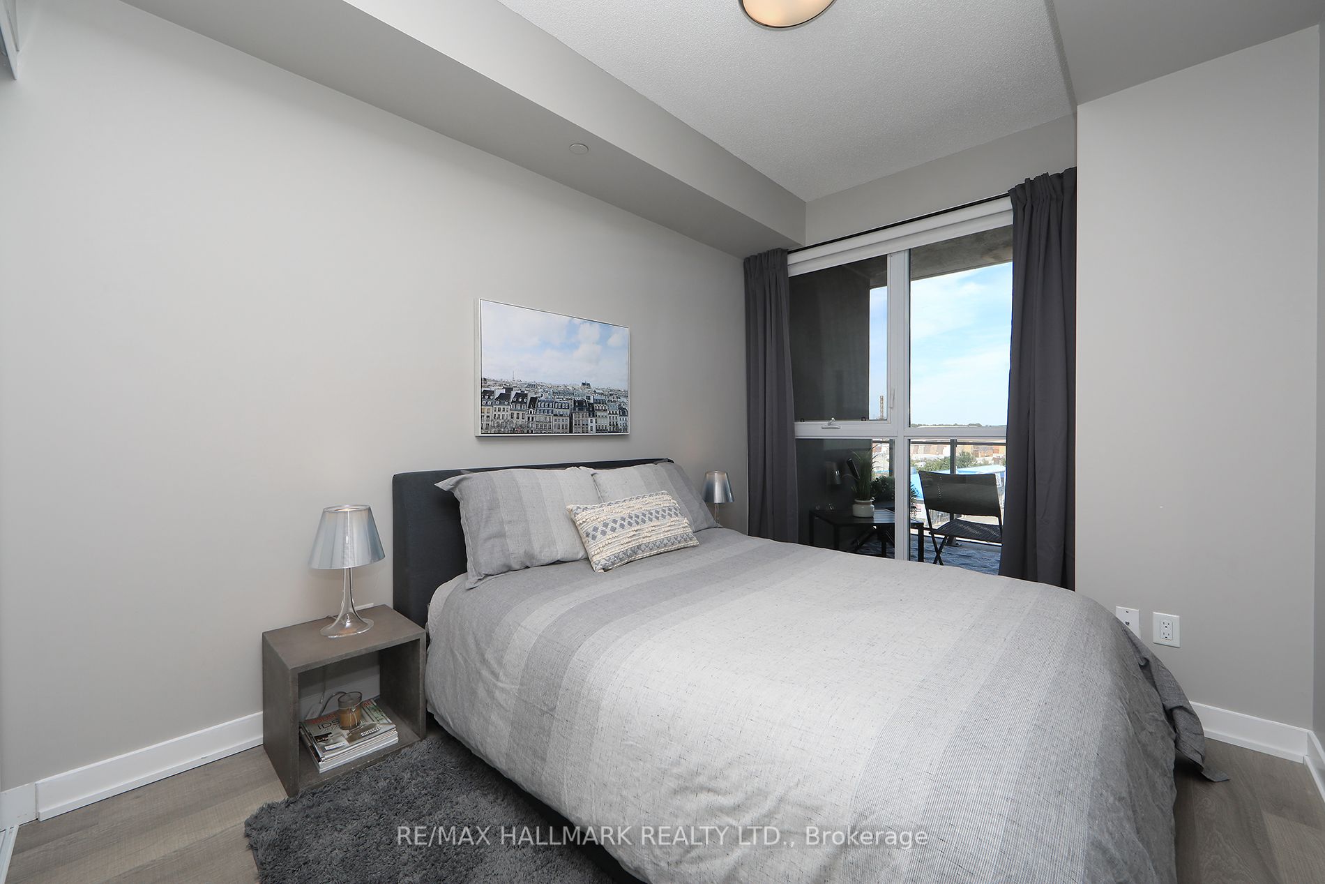 5240 Dundas St 37 Property Photo 11