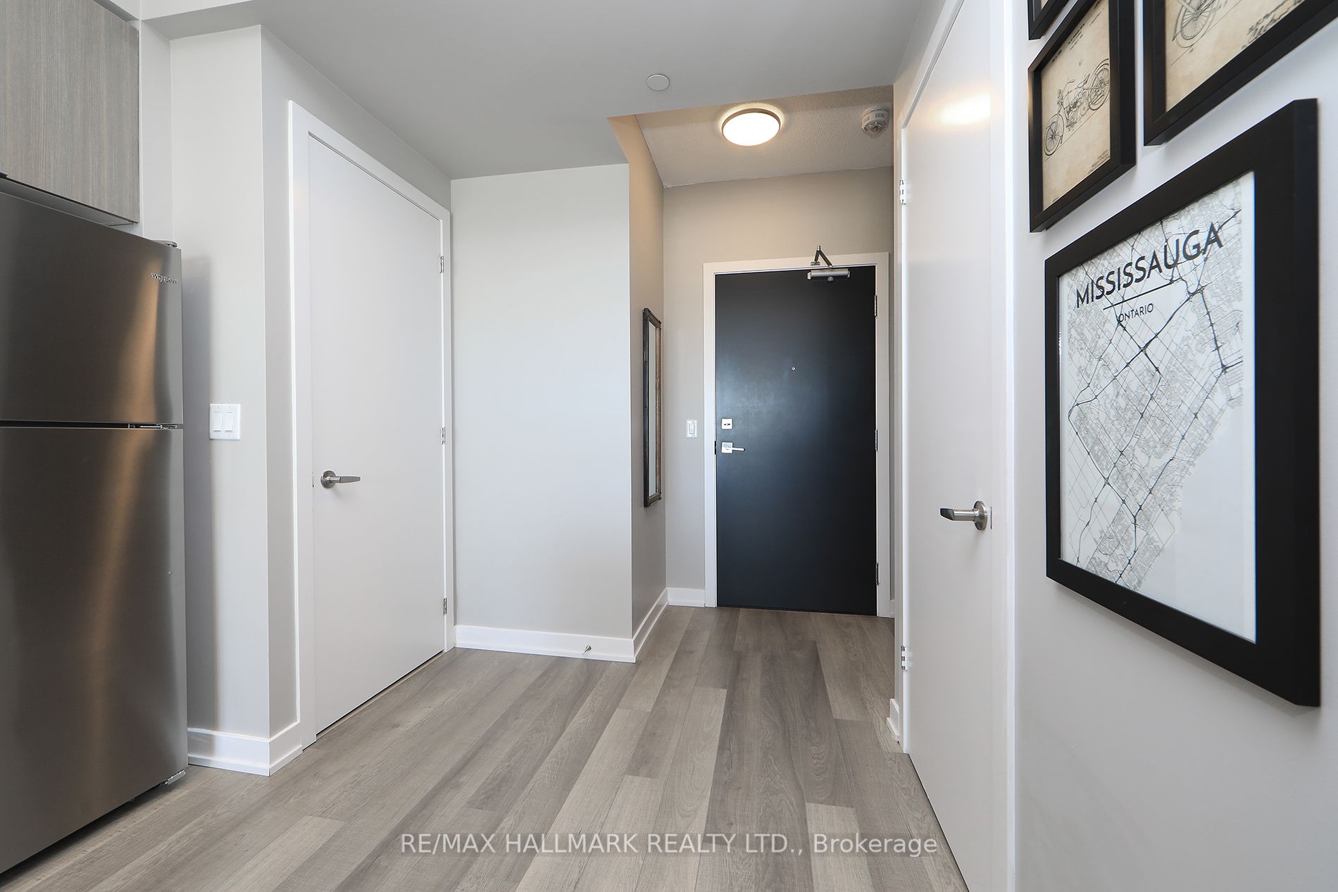 5240 Dundas St 37 Property Photo 21