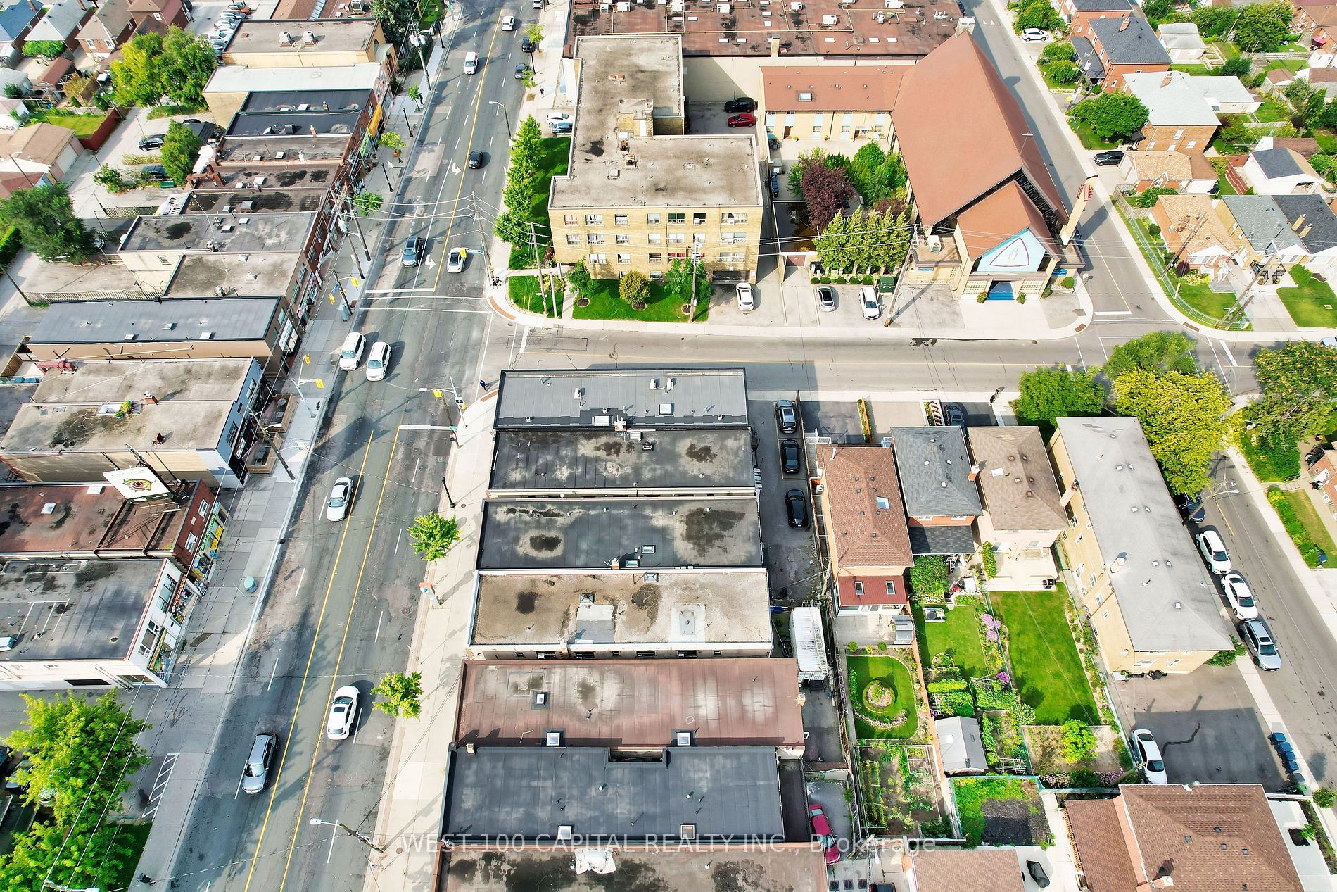 2544 Eglinton Ave W Property Photo