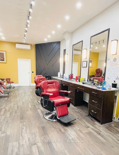 1568 Bloor Street Property Photo 7