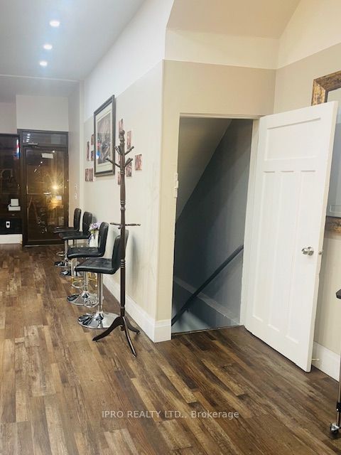 1568 Bloor Street Property Photo 12