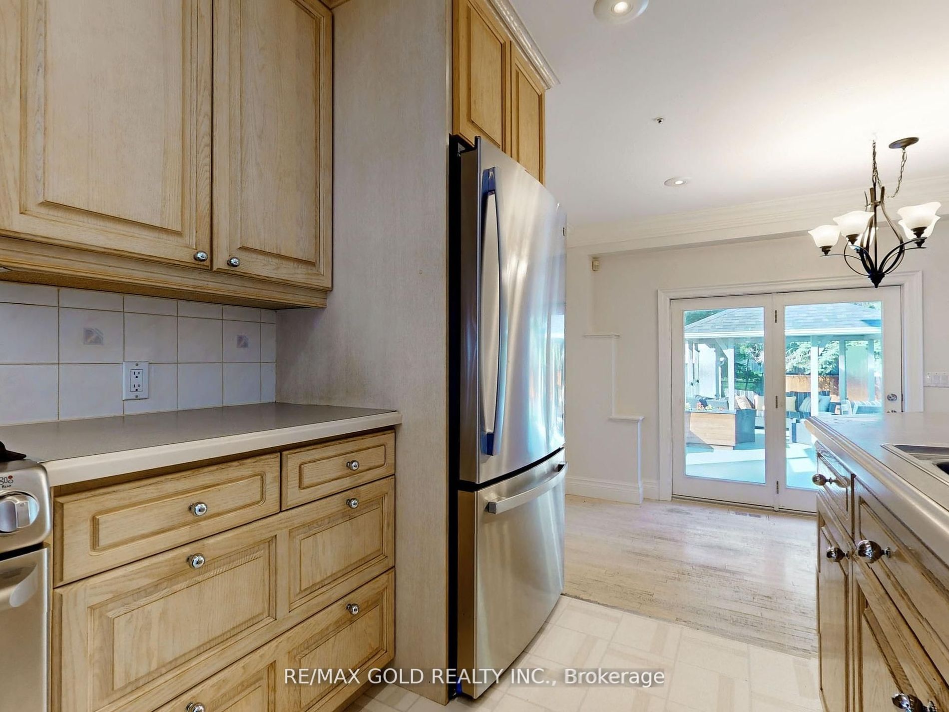 1445 Applewood Rd Property Photo 4