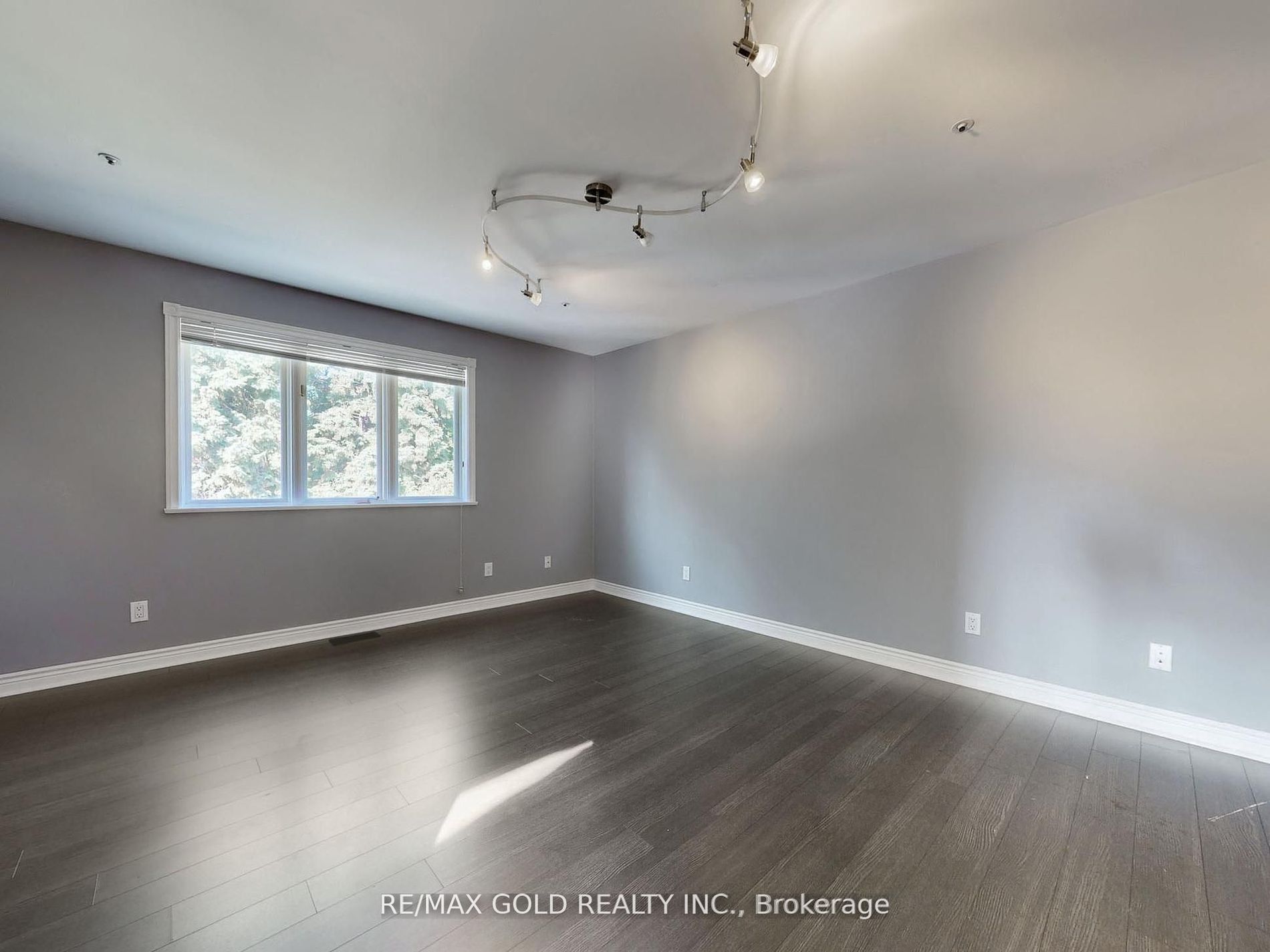 1445 Applewood Rd Property Photo 16
