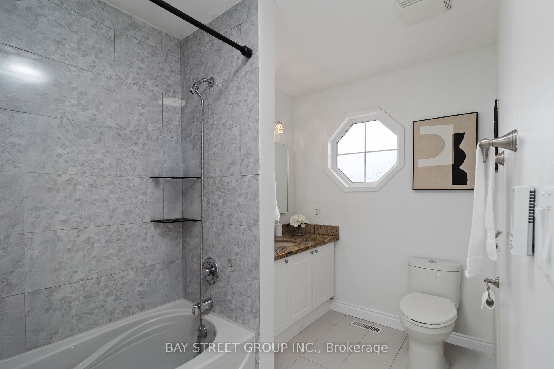 7229 Dime Cres Property Photo 10