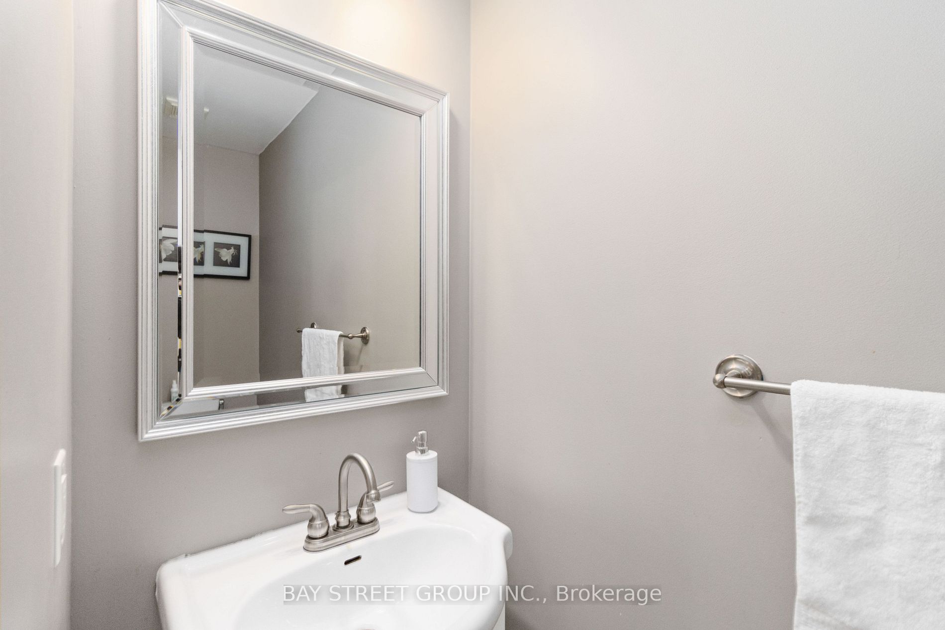 7229 Dime Cres Property Photo 23