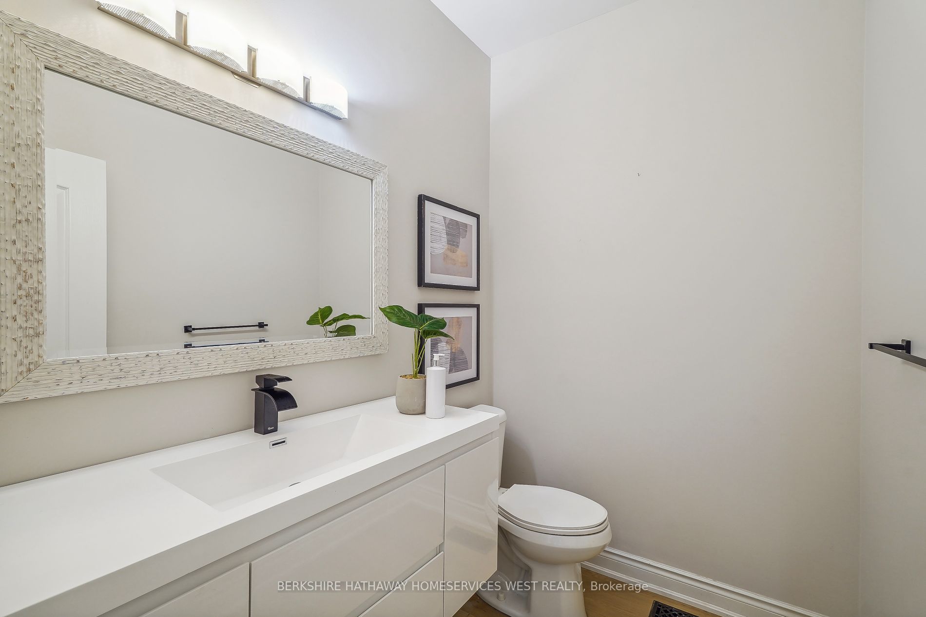 6886 Campbell Settler Crt Property Photo 11
