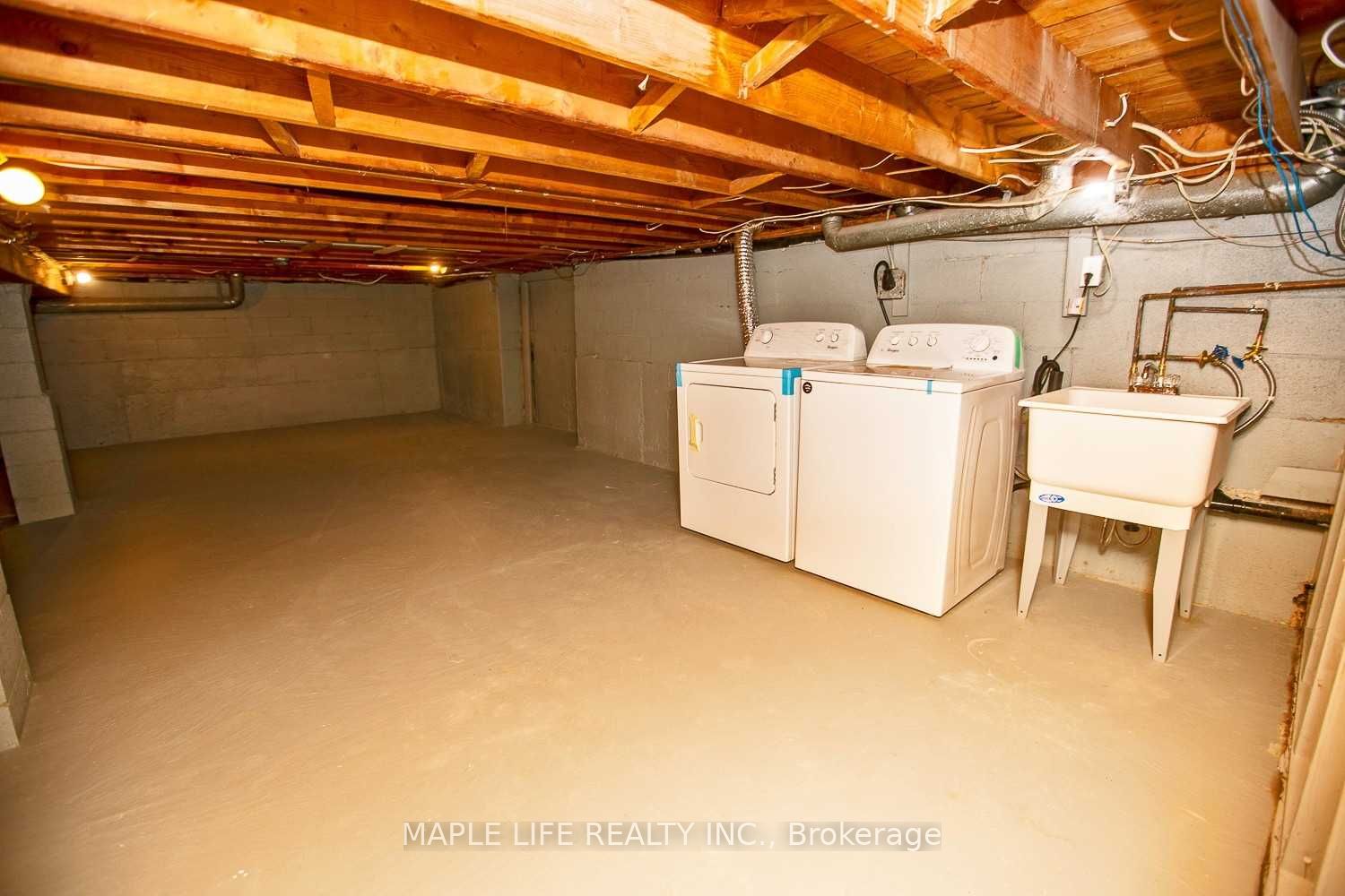 327 Montego Rd Property Photo 12