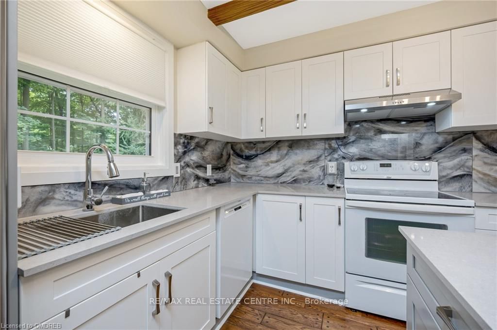 7369 Appleby Line Property Photo 7