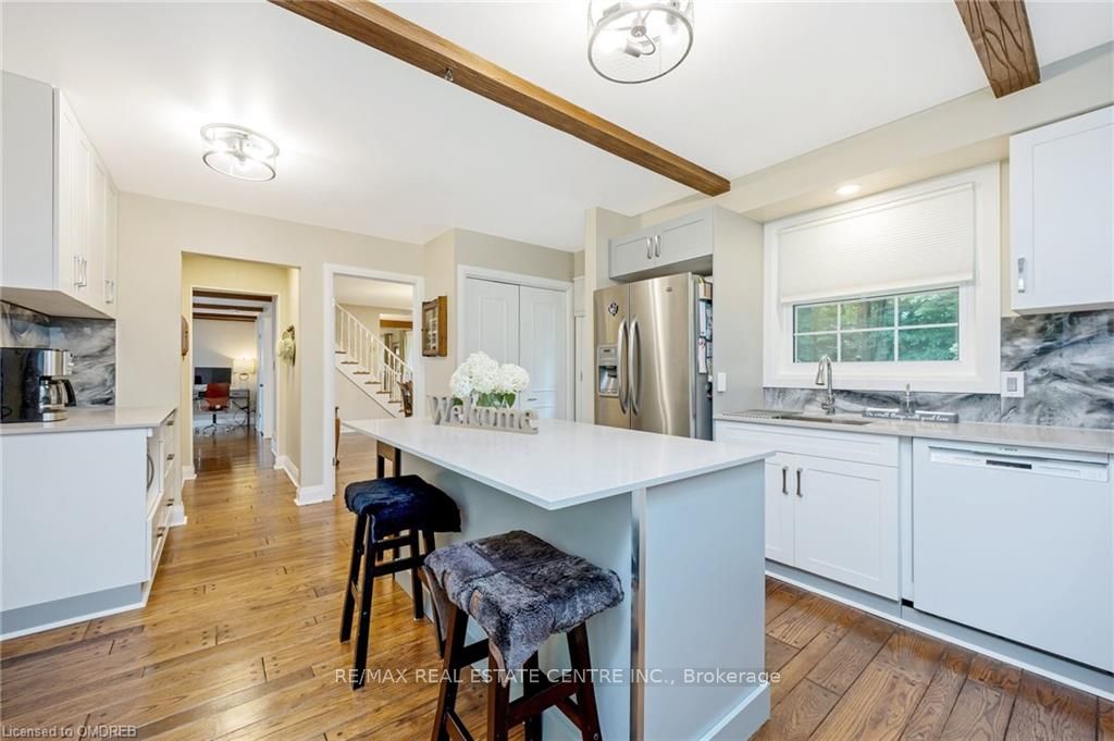 7369 Appleby Line Property Photo 8