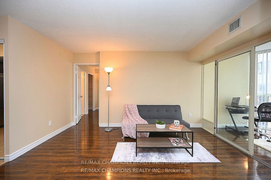 285 Enfield Pl 11 Property Photo 14