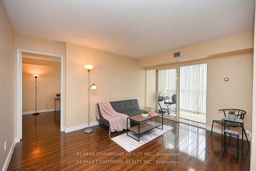 285 Enfield Pl 11 Property Photo 16