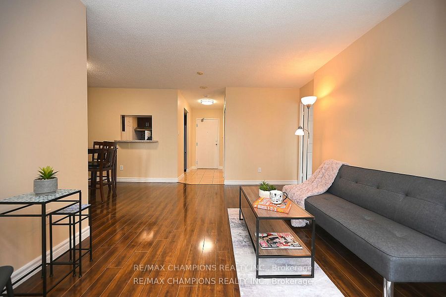 285 Enfield Pl 11 Property Photo 24