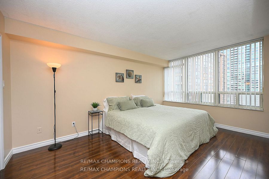 285 Enfield Pl 11 Property Photo 30