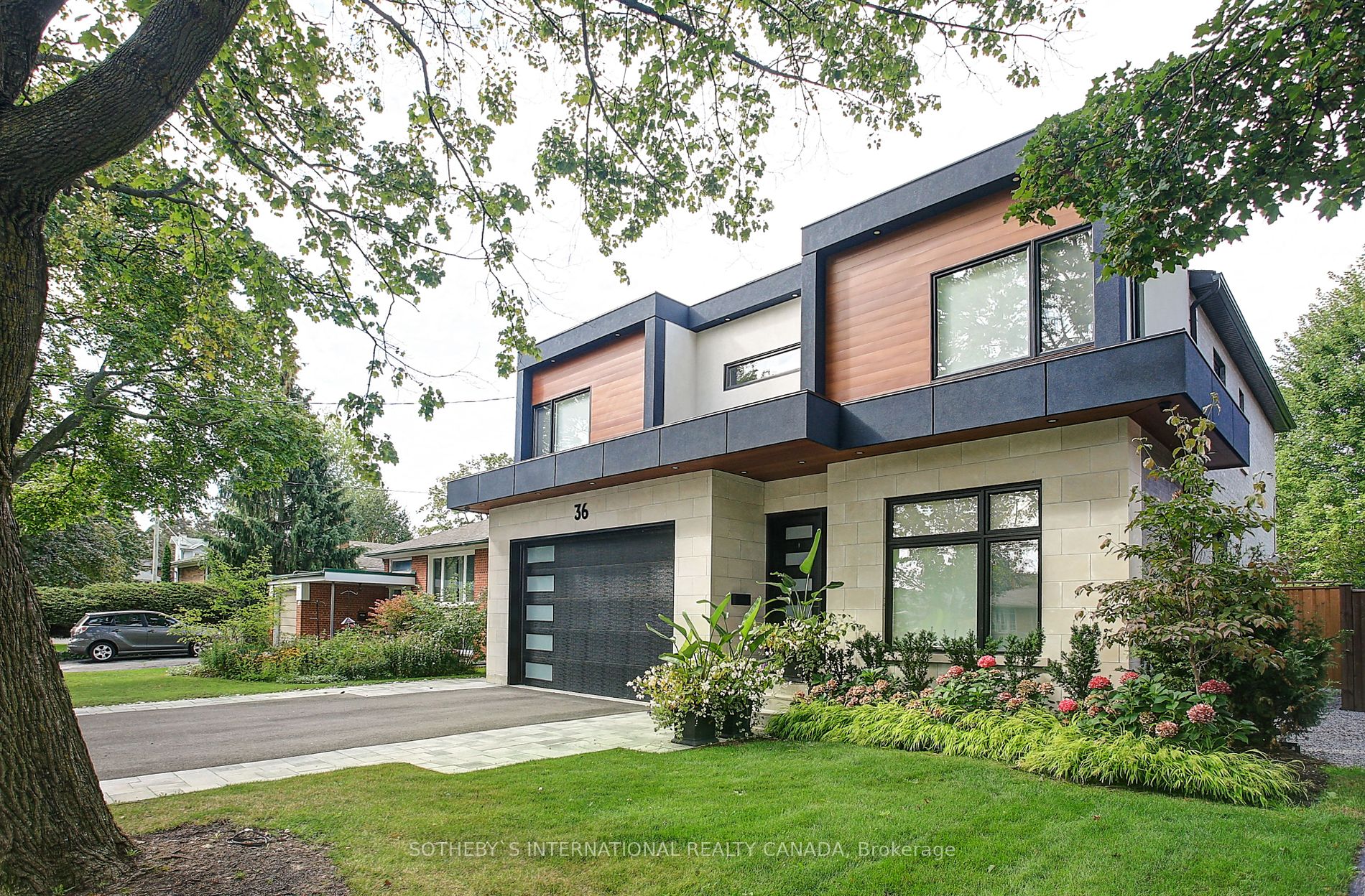 36 Burrows Ave Property Photo 1