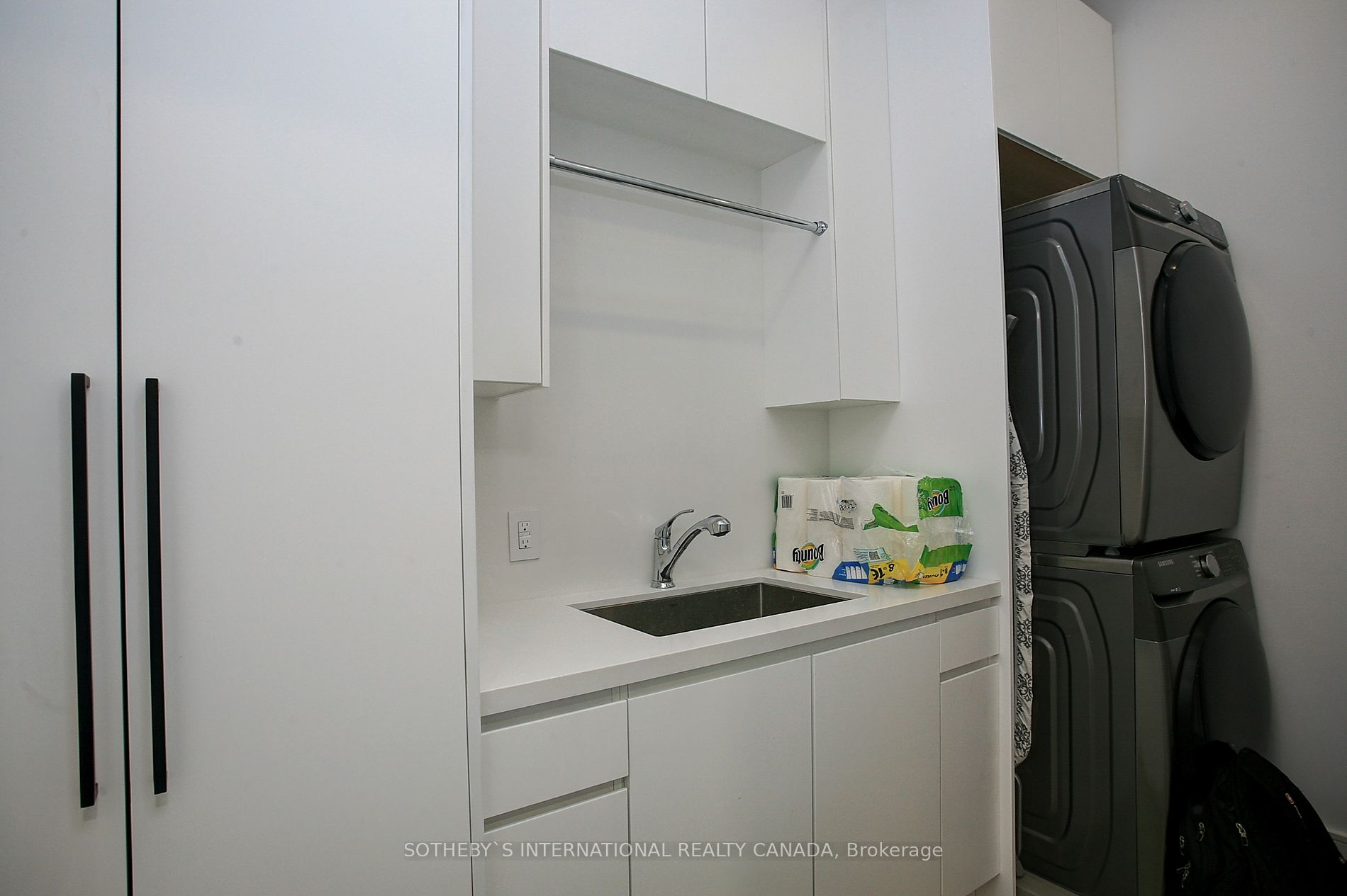 36 Burrows Ave Property Photo 5