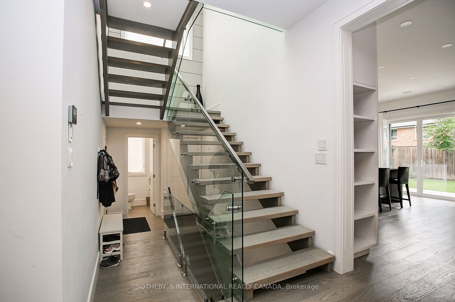 36 Burrows Ave Property Photo 6