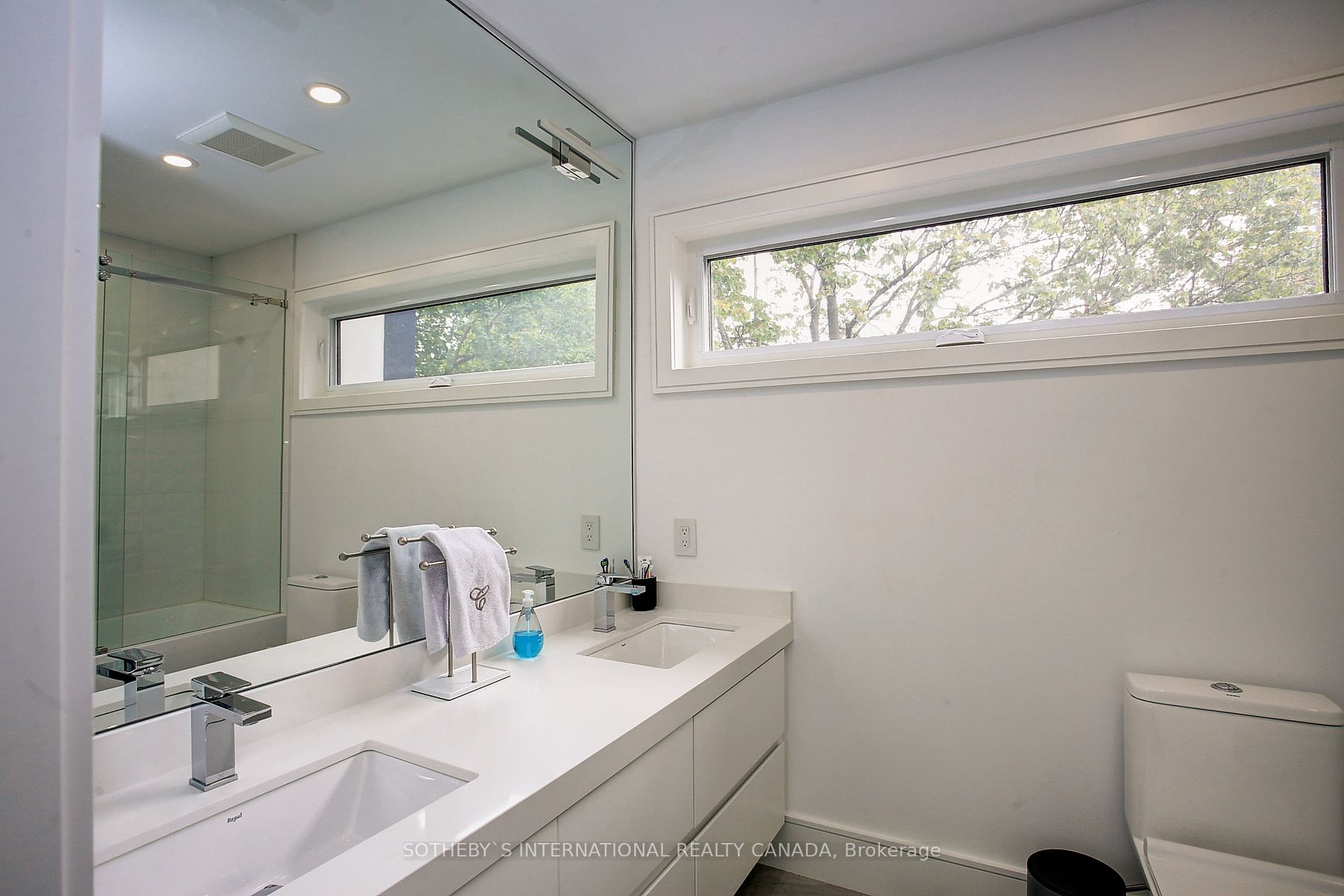 36 Burrows Ave Property Photo 15