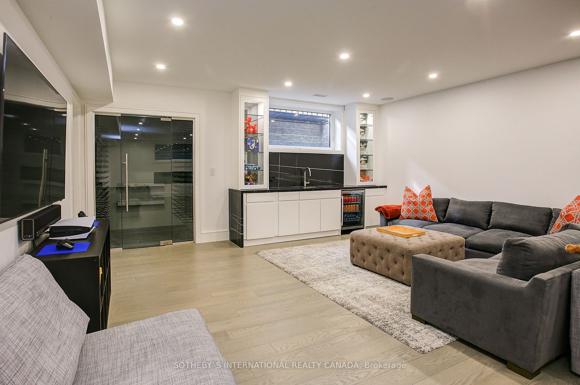 36 Burrows Ave Property Photo 18