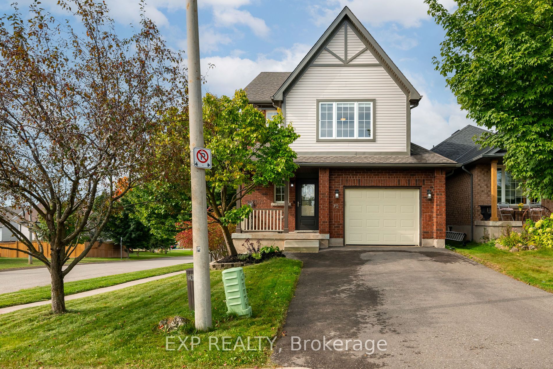 73 Biscayne Cres Property Photo 1