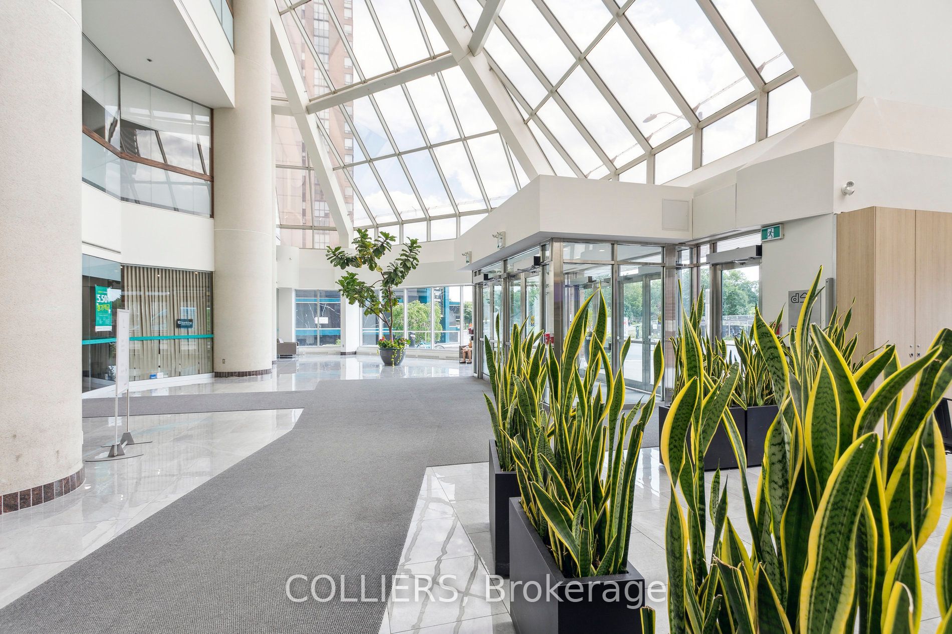 #1102 - 50 Burnhamthorpe Road Property Photo 6