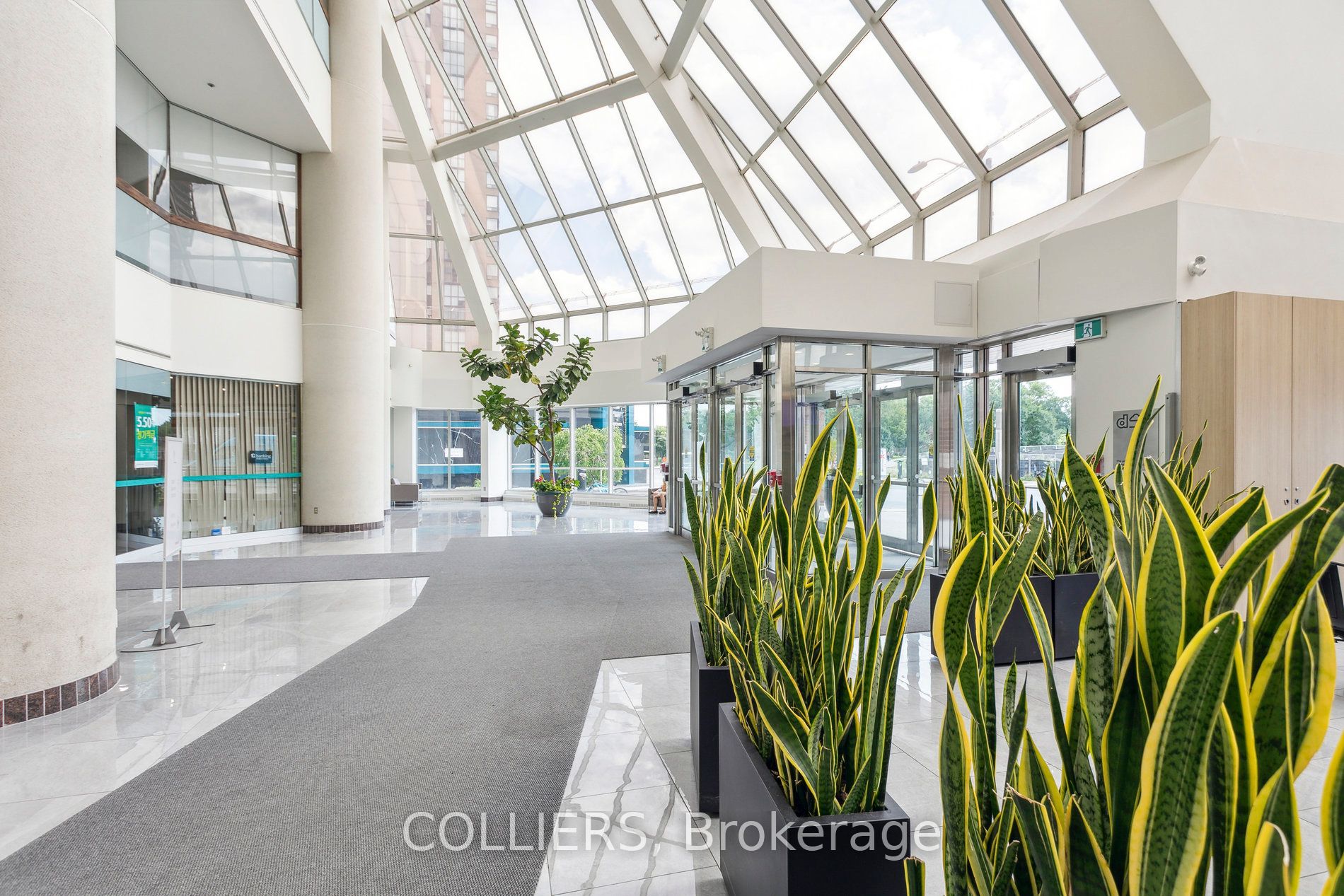 #1504 - 90 Burnhamthorpe Road Property Photo 6