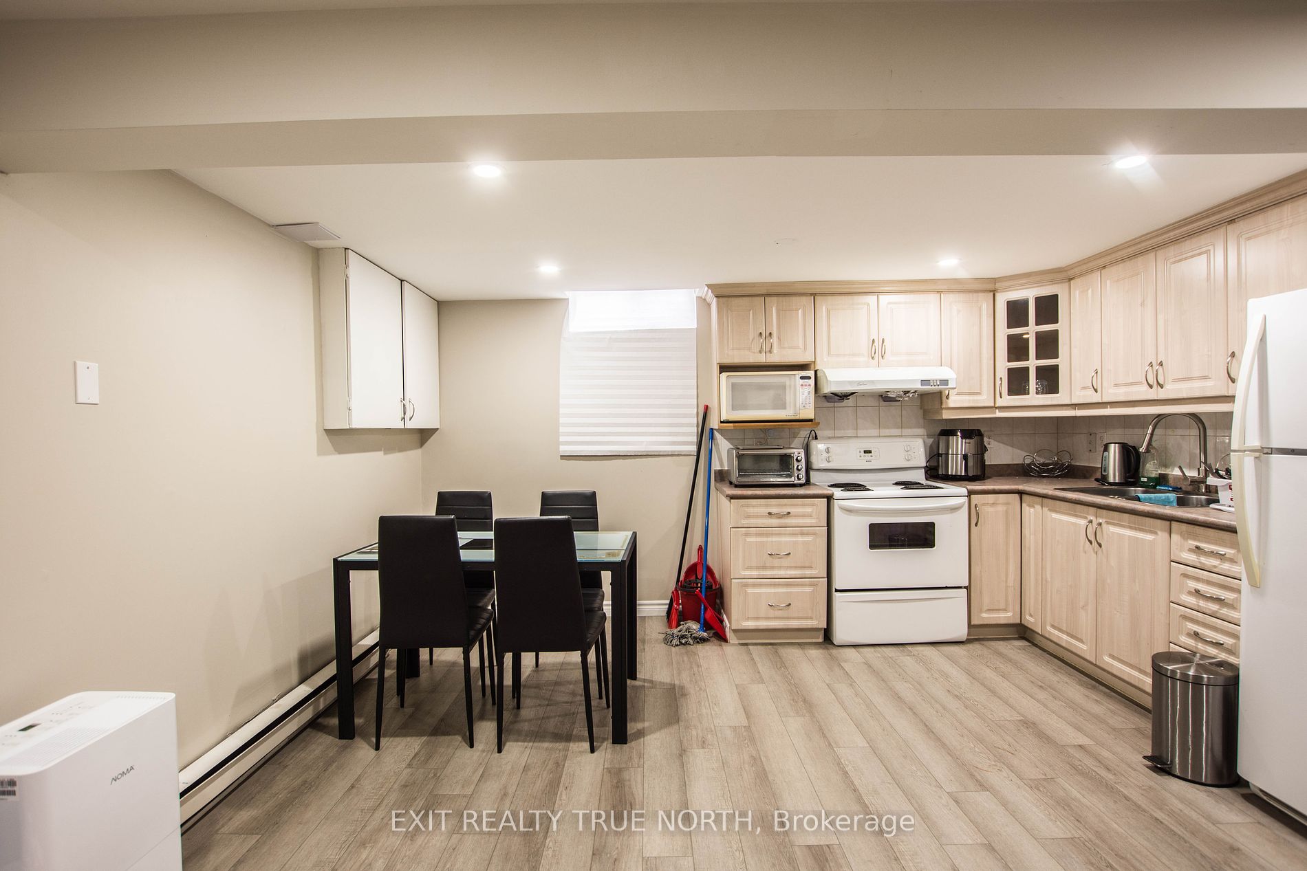 8 Grand Rapids Sq Property Photo 7
