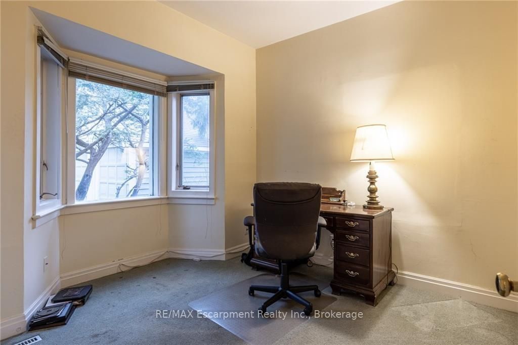 21 Second Street Property Photo 18