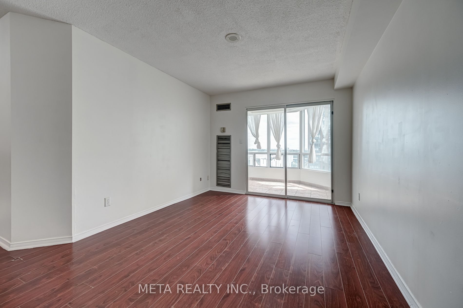 155 Hillcrest Ave 13 Property Photo 3