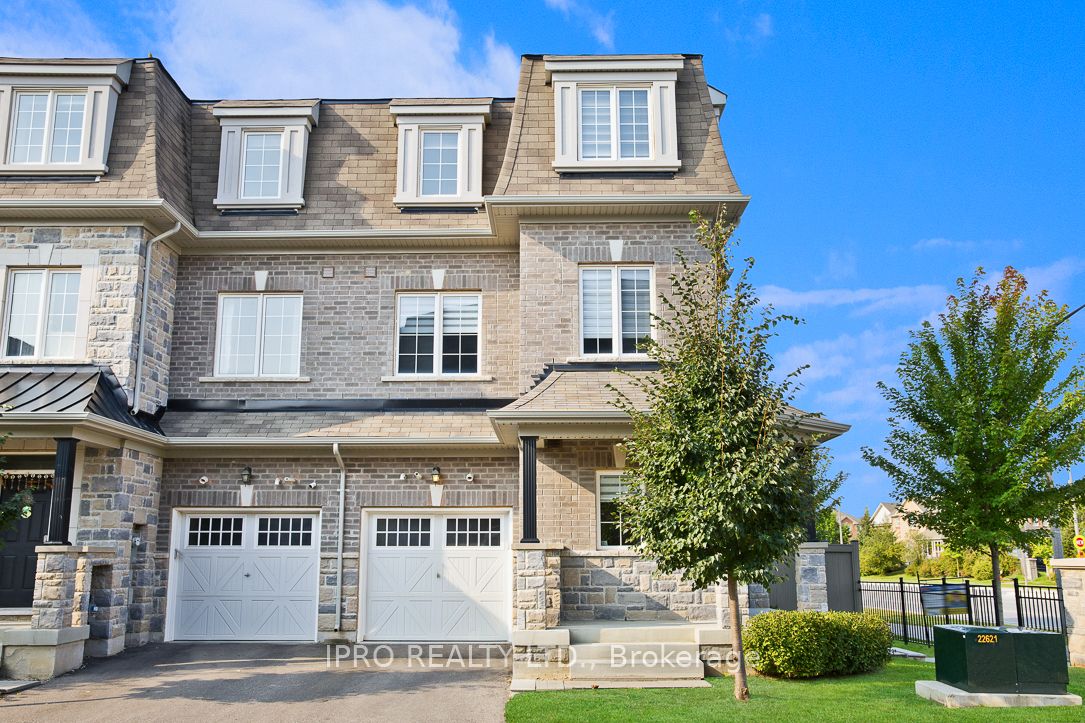 2 Pomarine Way Property Photo 1