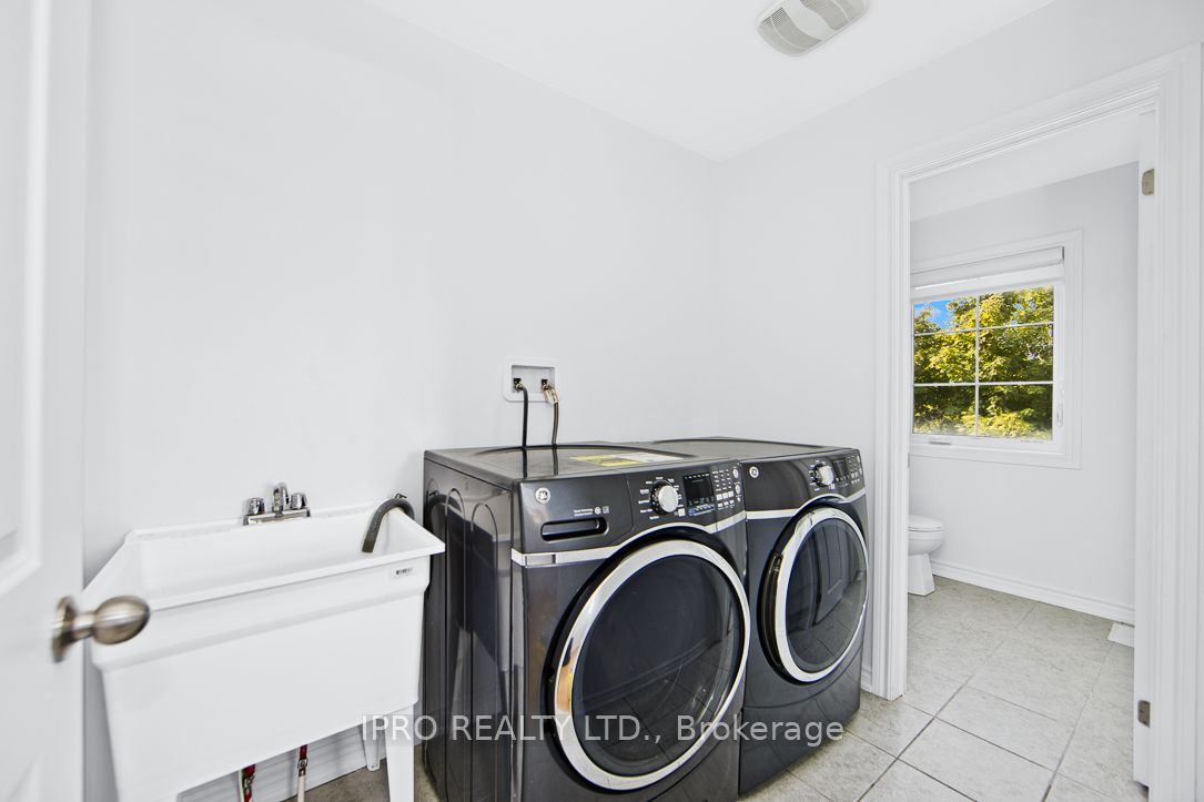 2 Pomarine Way Property Photo 9