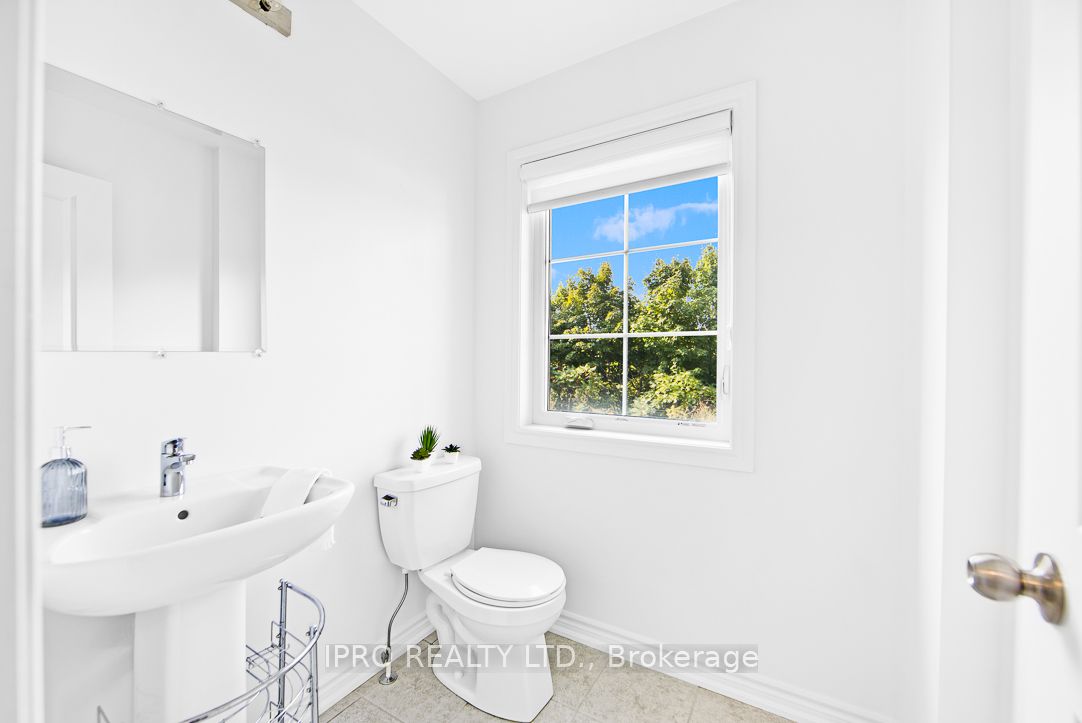 2 Pomarine Way Property Photo 10