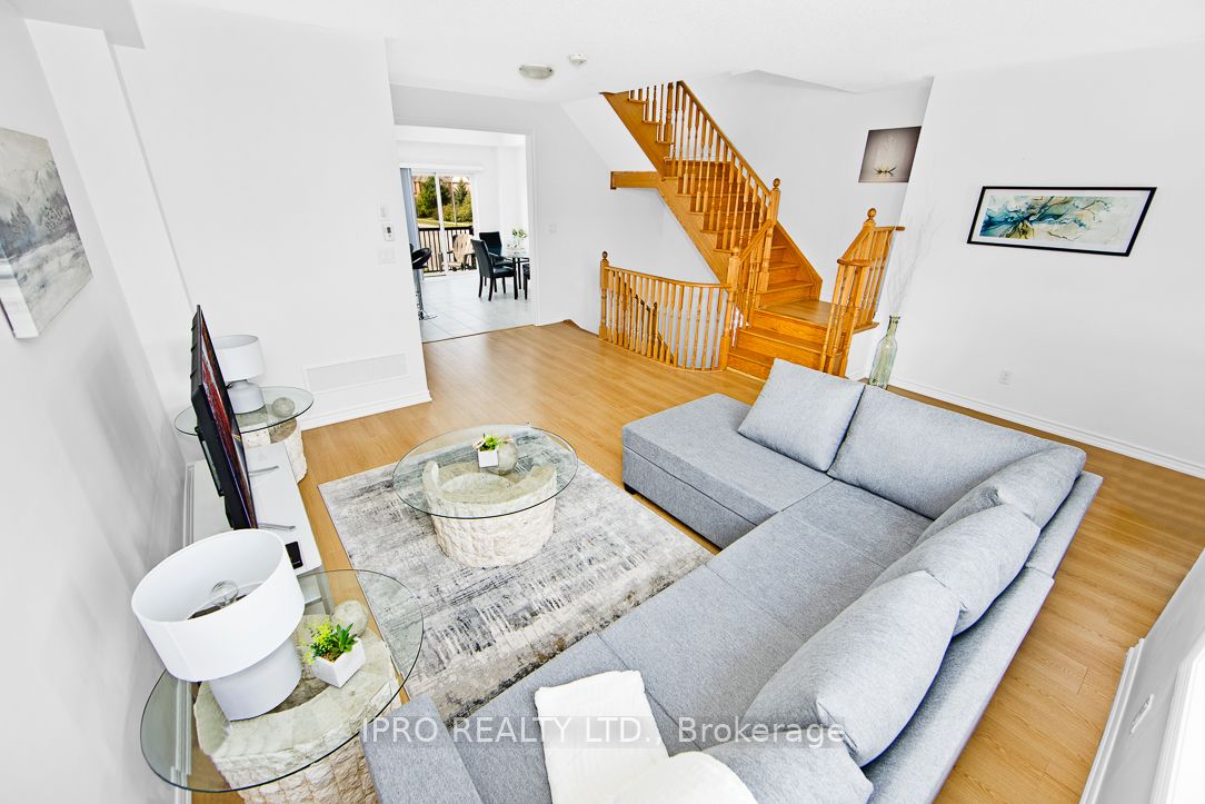 2 Pomarine Way Property Photo 12