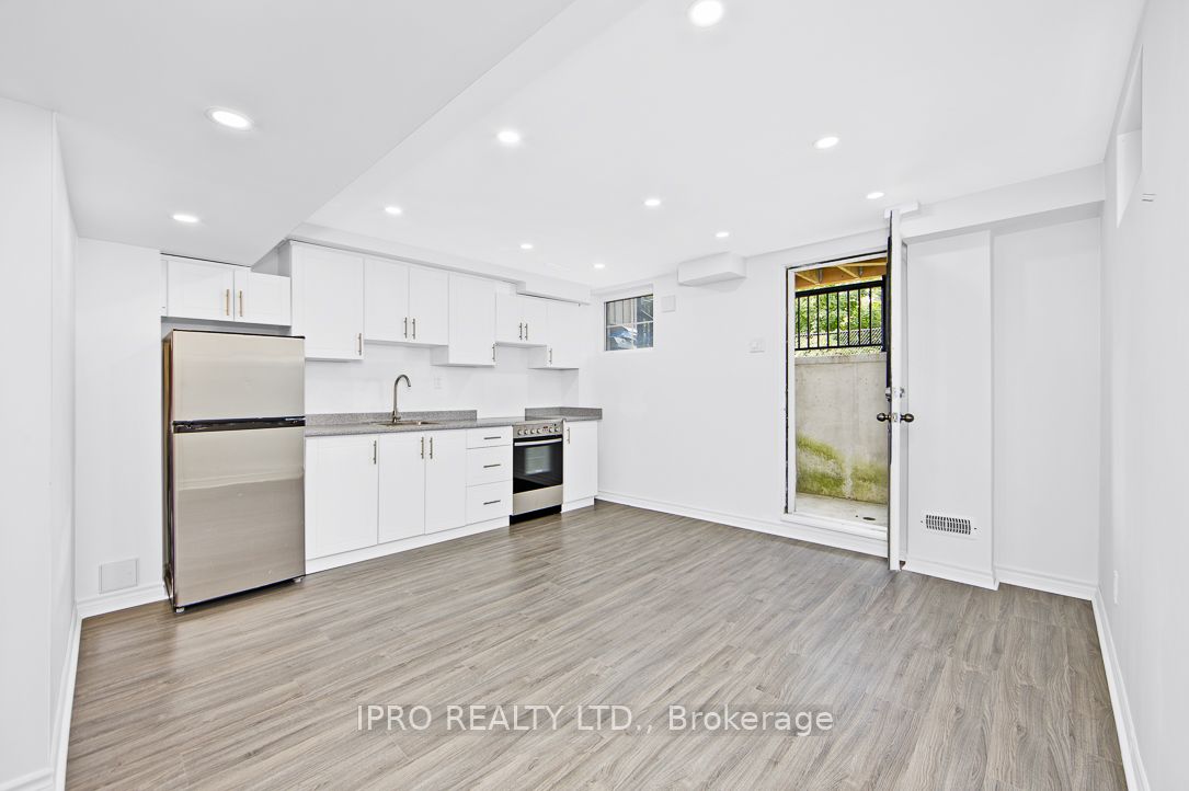 2 Pomarine Way Property Photo 27