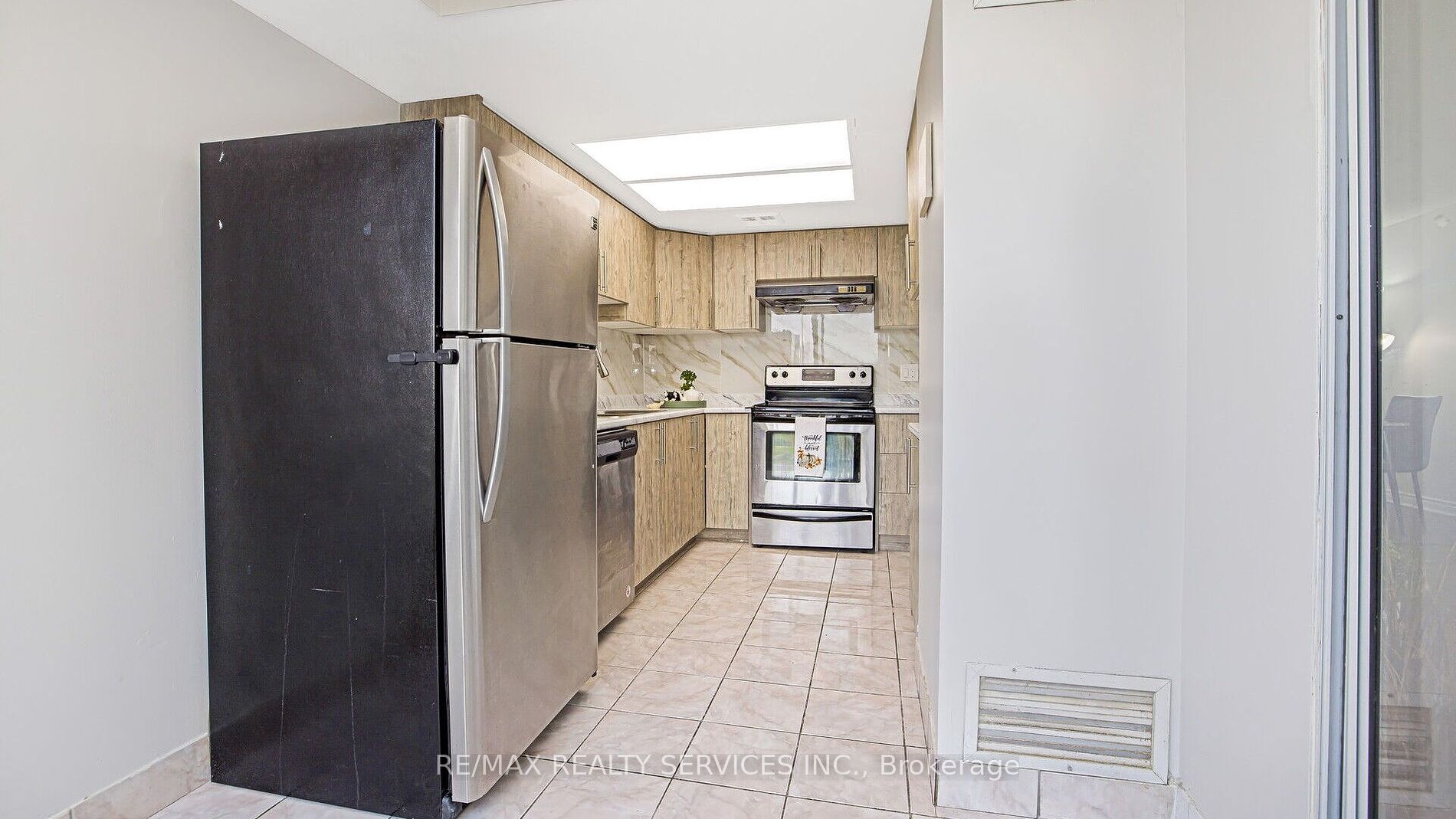 21 Markbrook Lane 08 Property Photo 5