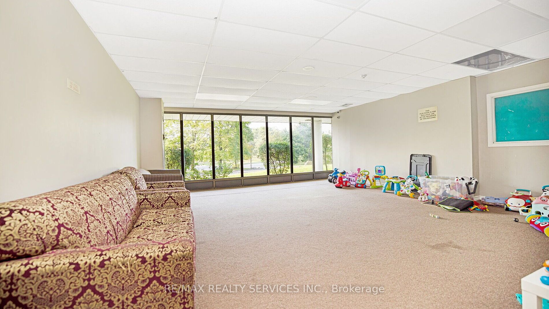 21 Markbrook Lane 08 Property Photo 26