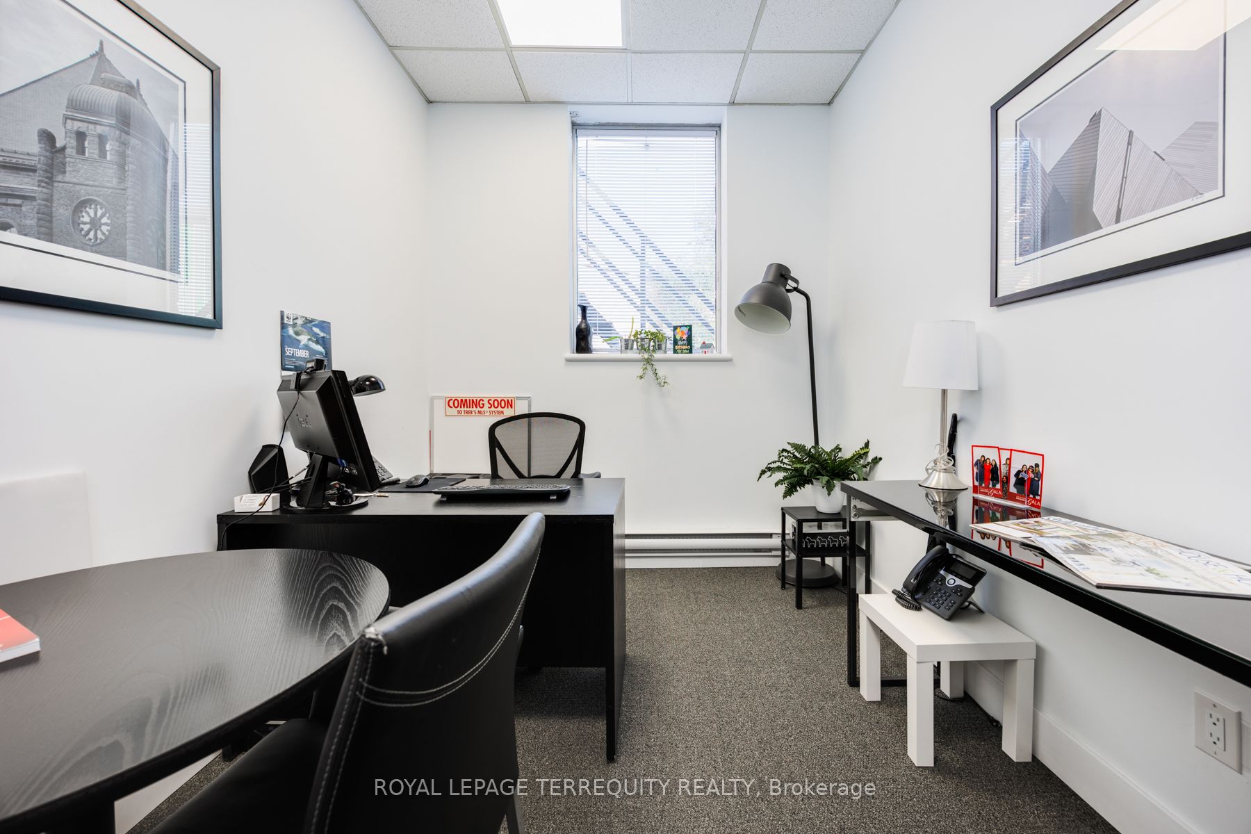 3082 Bloor St W Property Photo 2