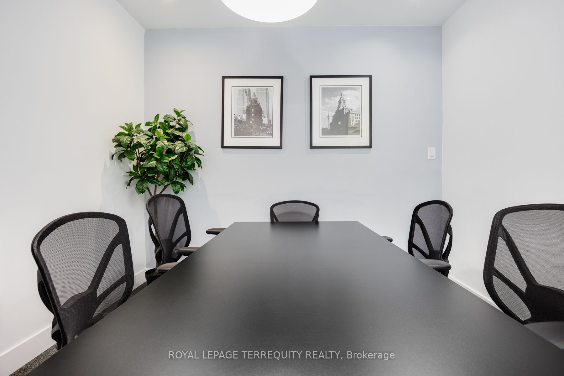 3082 Bloor St W Property Photo 11