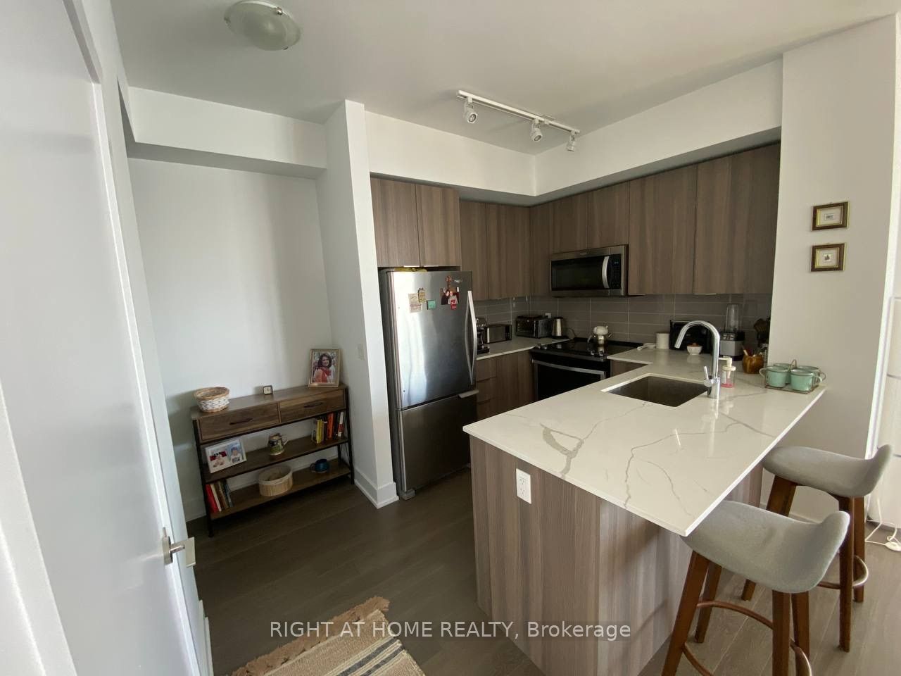 #2816 - 30 Shore Breeze Drive Property Photo 8