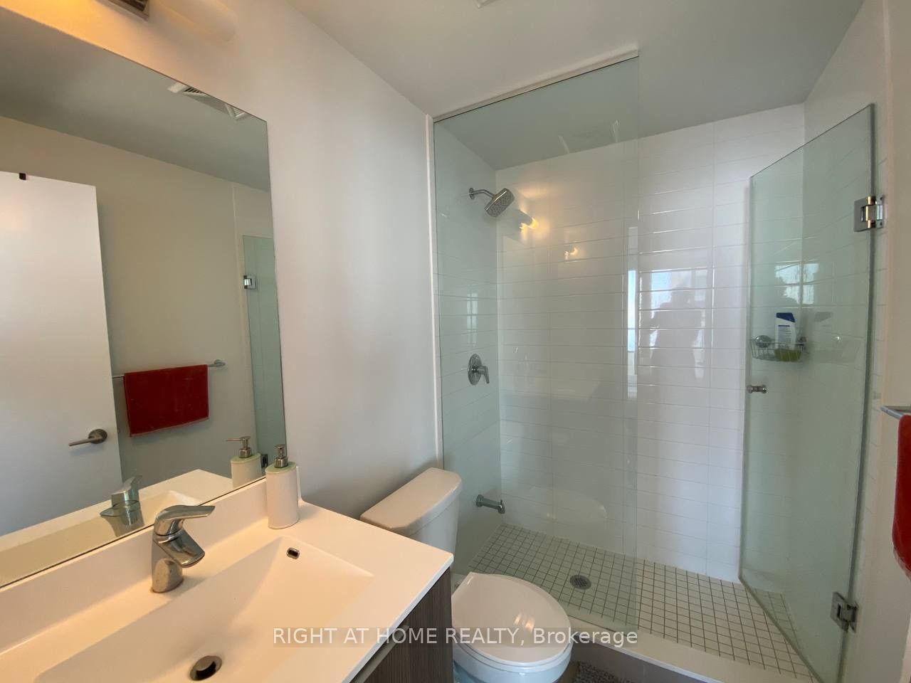 #2816 - 30 Shore Breeze Drive Property Photo 9