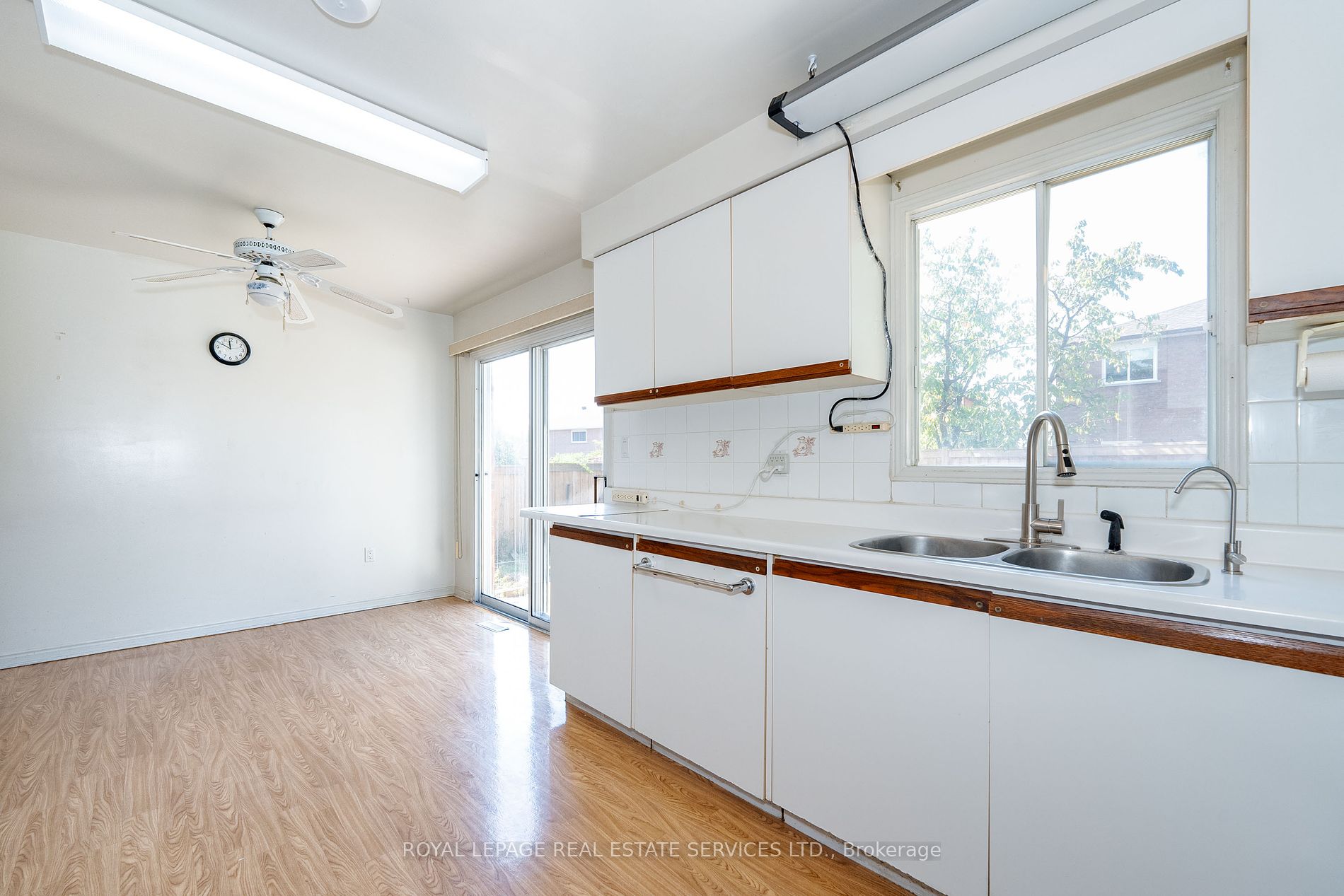 2104 Laurelwood Dr Property Photo 13