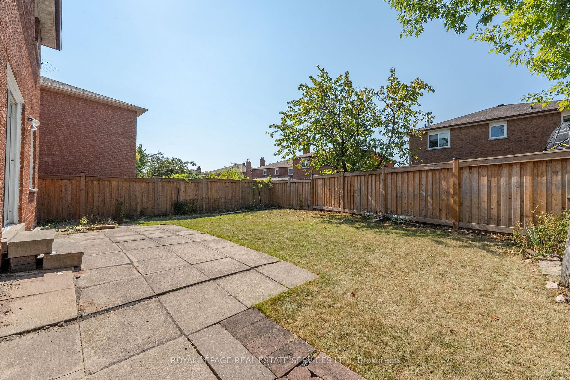 2104 Laurelwood Dr Property Photo 25