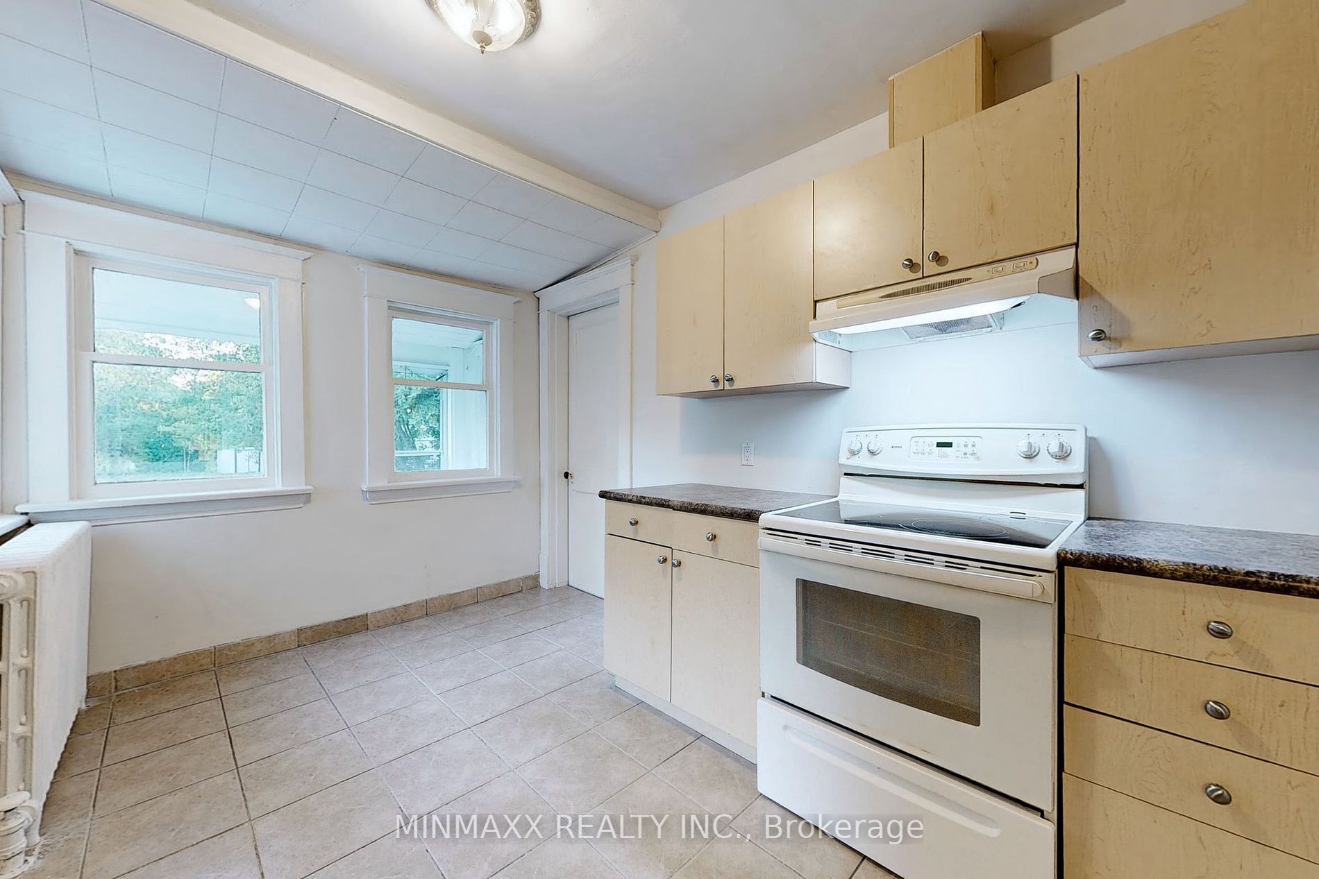 12039 Steeles Ave Property Photo 16