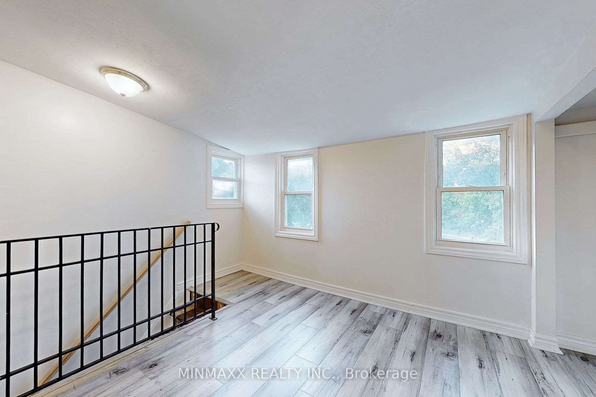 12039 Steeles Ave Property Photo 27