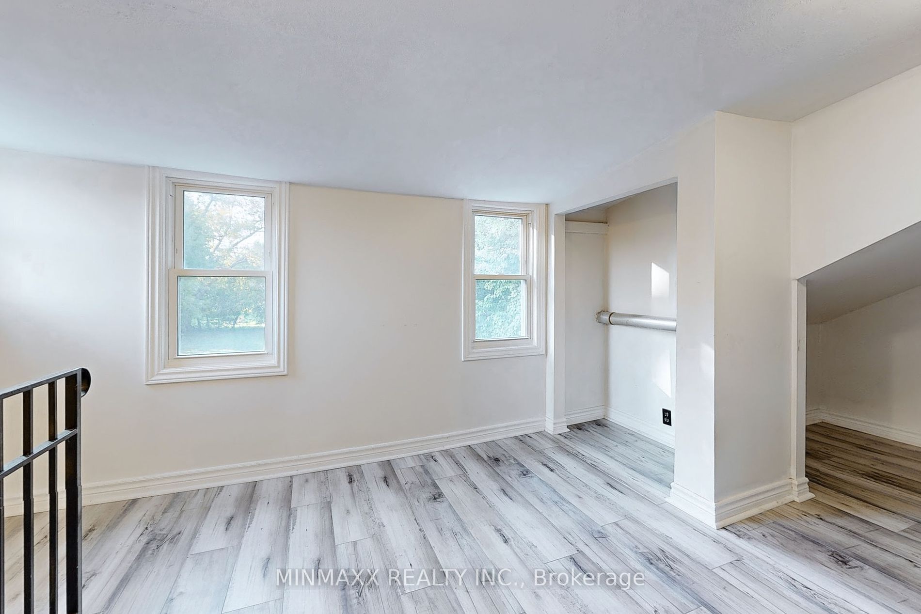 12039 Steeles Ave Property Photo 28