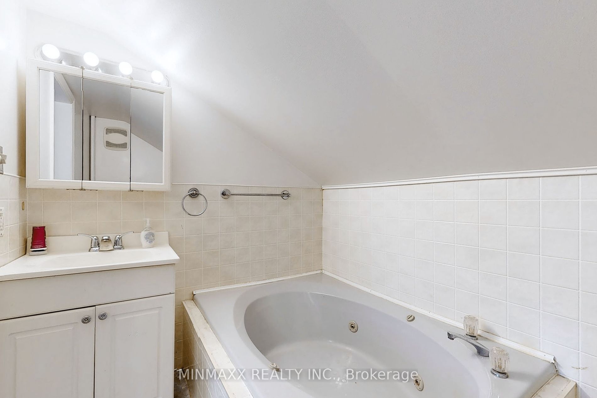 12039 Steeles Ave Property Photo 33
