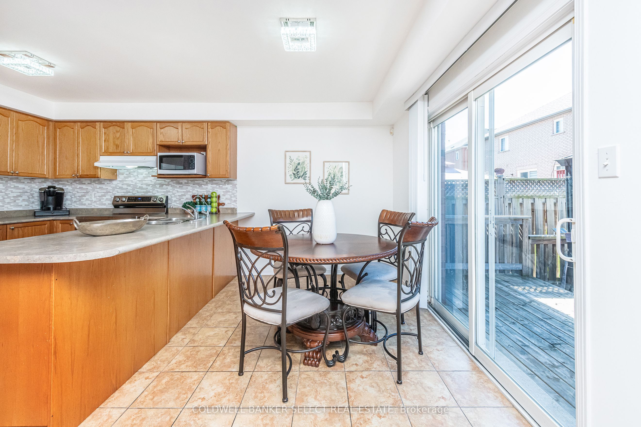 17 Roxton Crescent Property Photo 7