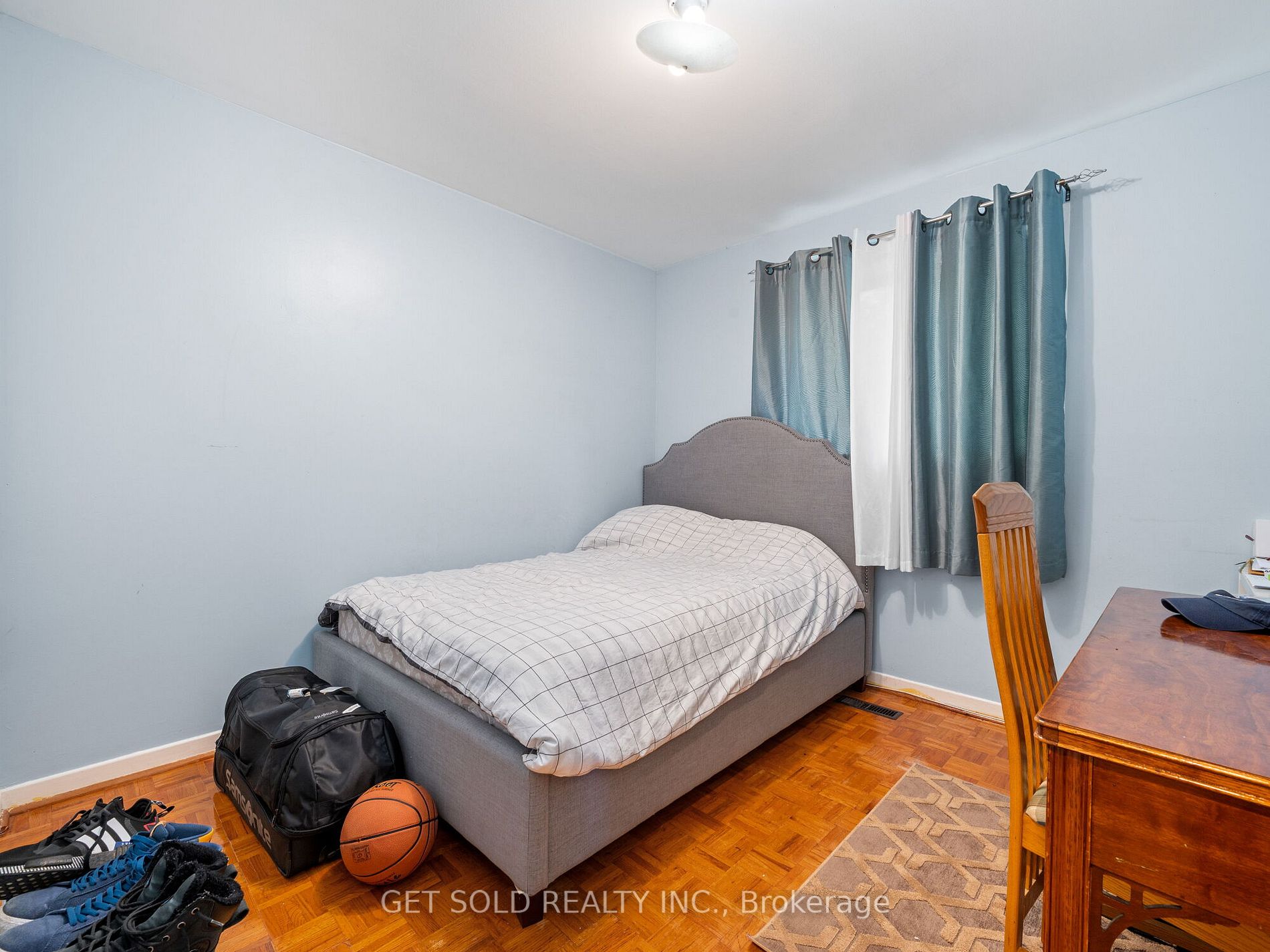 35 Hepworth Dr Property Photo 15