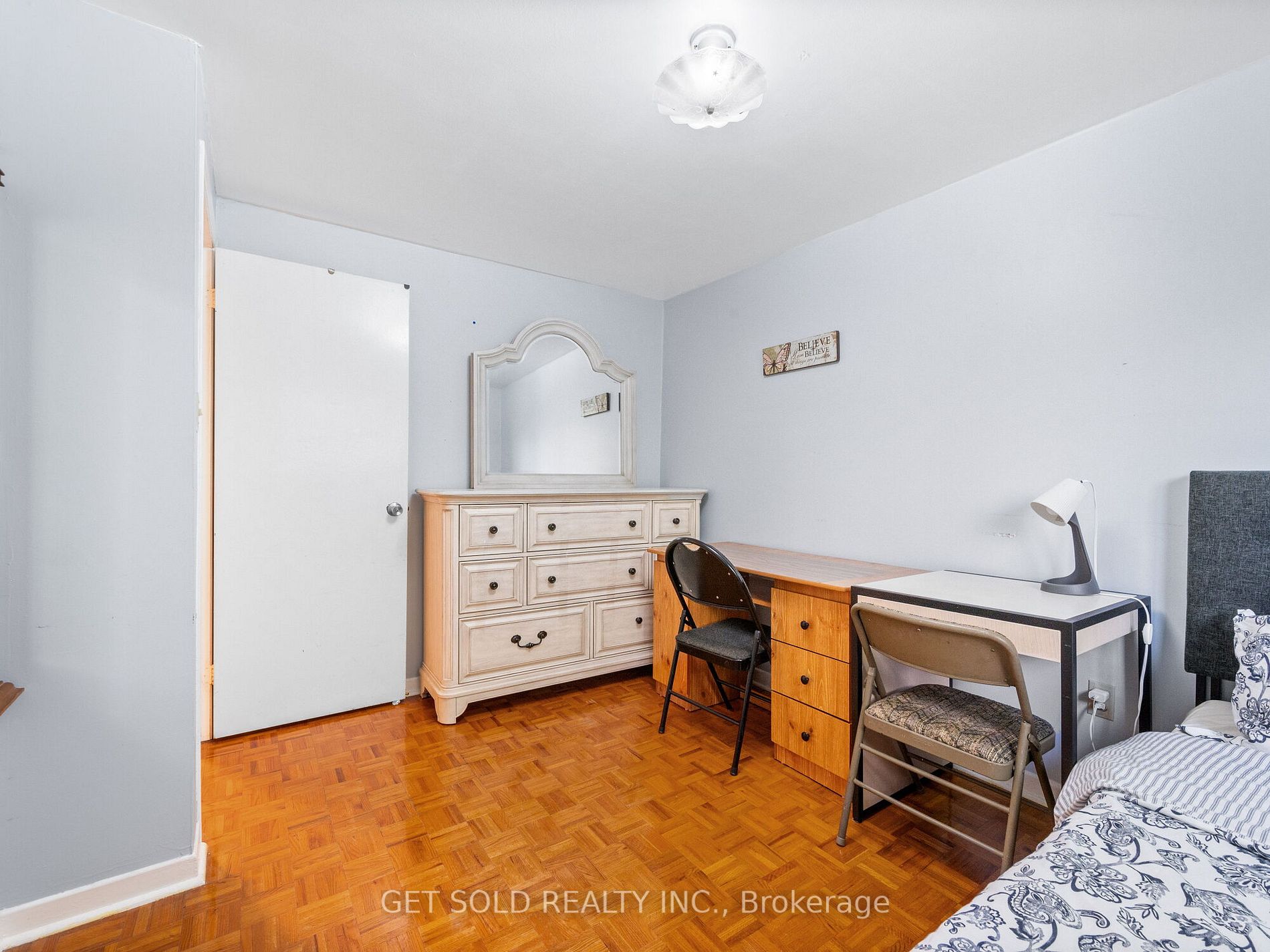 35 Hepworth Dr Property Photo 18